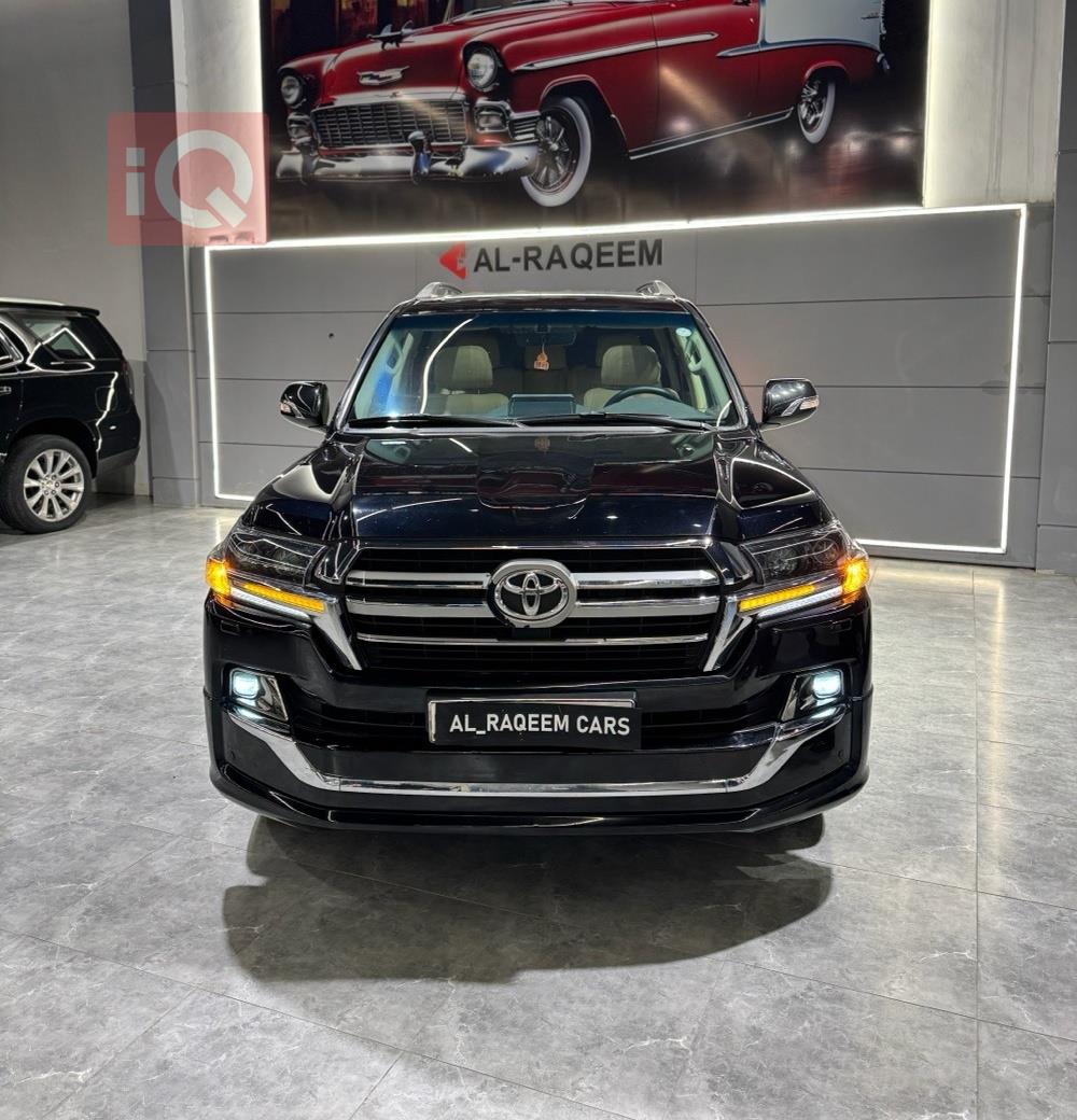 تويوتا لاندكروزر